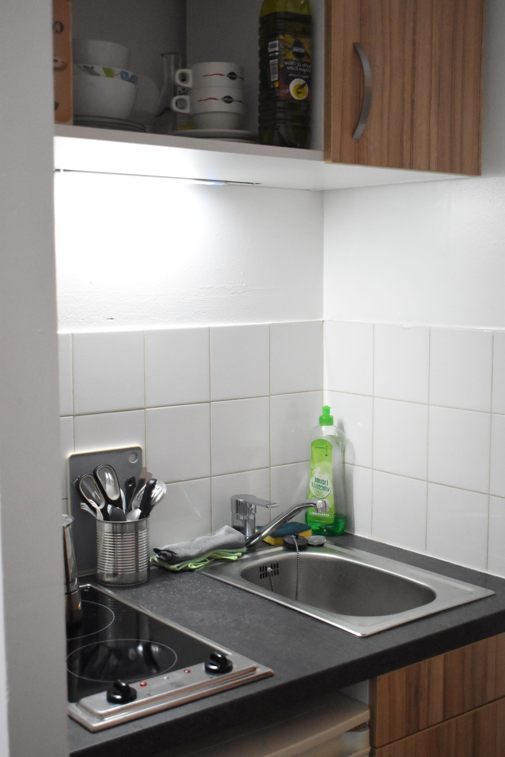Foyer kitchenette